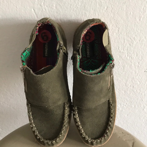 Rizzleez Olive Green Moccasin Walking Shoes - Picture 2 of 6